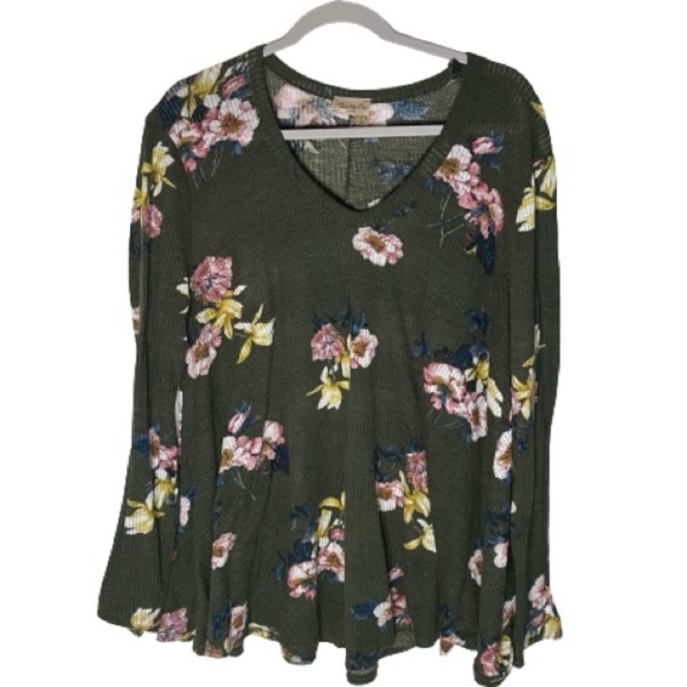 Janette Plus size 1X waffle floral top